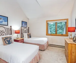 Photo 3 - Cimarron Lodge 33 2 Bedroom Condo by RedAwning