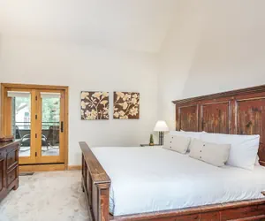 Photo 4 - Cimarron Lodge 33 2 Bedroom Condo by RedAwning