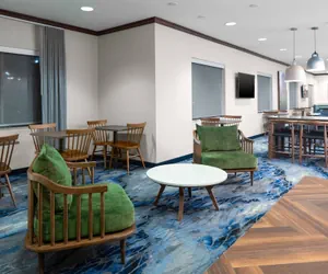 Photo 4 - Fairfield Inn & Suites by Marriott - Jefferson City