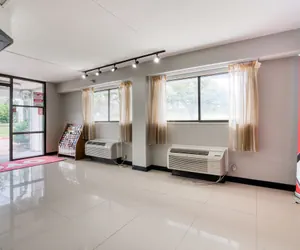 Photo 3 - Dallas Love Field Inn