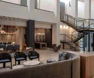 Photo 5 - Mobile Marriott