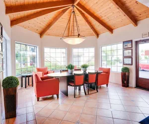 Photo 5 - Ramada by Wyndham Mountain View