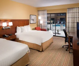 Photo 5 - Courtyard by Marriott Orlando Airport