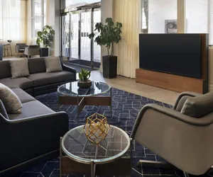 Photo 3 - Courtyard by Marriott Long Beach Downtown