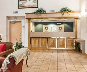 Photo 3 - Econo Lodge Newport Smoky Mountains Gateway