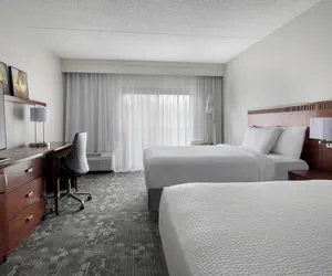 Photo 3 - Courtyard by Marriott Lincroft Red Bank