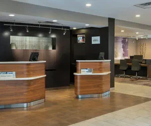 Photo 2 - Courtyard by Marriott Lincroft Red Bank