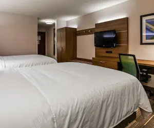 Photo 4 - Holiday Inn Express & Suites Detroit - Farmington Hills by IHG