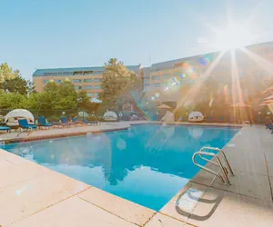 Photo 2 - The Inverness Denver, a Hilton Golf & Spa Resort