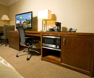 Photo 5 - Days Inn by Wyndham San Diego Hotel Circle