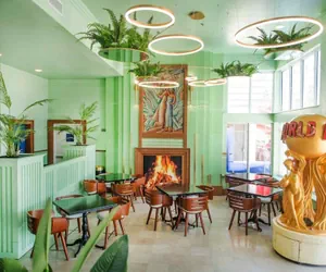 Photo 3 - The Colony Hotel