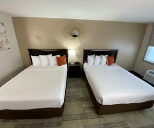 Photo 4 - Stanford Inn & Suites Anaheim