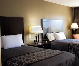 Photo 5 - Brentwood Inn & Suites