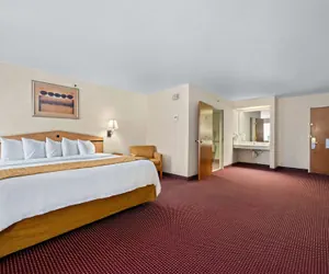 Photo 5 - AmericInn by Wyndham Denver Airport