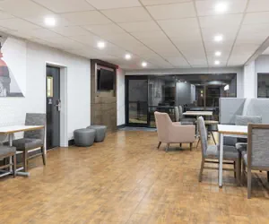 Photo 5 - Hampton Inn Athens