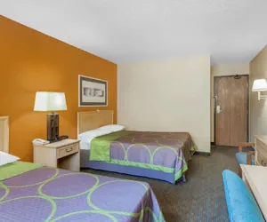 Photo 5 - Super 8 by Wyndham Charlotte/Amusement Park Area