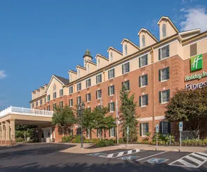 Photo 2 - Holiday Inn Express State College at Williamsburg Square by IHG