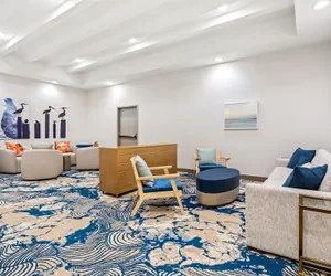 Photo 4 - Hampton Inn & Suites St. Petersburg/Downtown