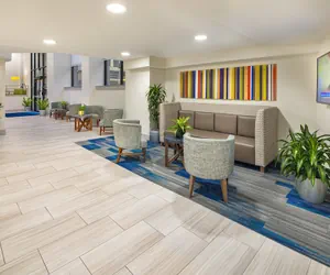 Photo 3 - Holiday Inn Express and Suites Atlanta Downtown by IHG