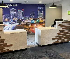 Photo 3 - La Quinta Inn & Suites by Wyndham Nashville Airport