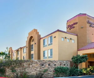 Photo 2 - Hampton Inn San Marcos, CA
