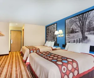 Photo 5 - Super 8 by Wyndham Defiance