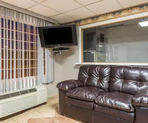 Photo 3 - Super 8 by Wyndham Old Saybrook