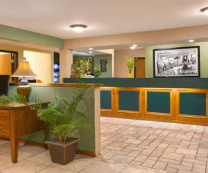 Photo 2 - Super 8 by Wyndham Lynchburg VA