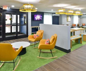 Photo 2 - Spark by Hilton Dallas Medical District Love Field