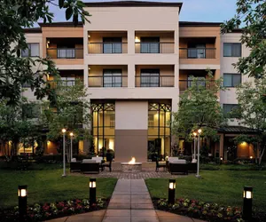 Photo 2 - Courtyard by Marriott Springfield