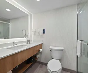 Photo 5 - Fairfield Inn & Suites by Marriott Oakland Hayward