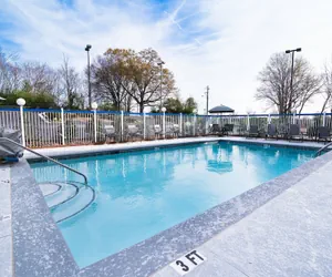 Photo 2 - Fairfield Inn and Suites by Marriott Atlanta Airport North