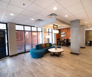 Photo 3 - Fairfield Inn and Suites by Marriott Atlanta Airport North