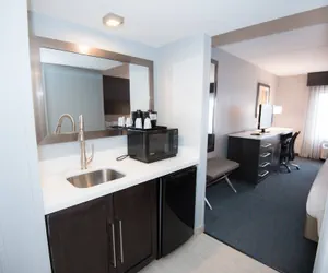 Photo 5 - Fairfield Inn and Suites by Marriott Atlanta Airport North