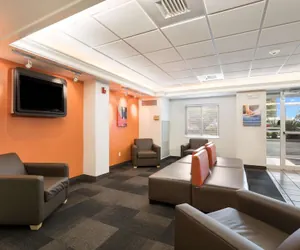 Photo 3 - Motel 6 Orlando, FL - International Dr