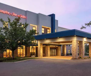 Photo 2 - Hampton Inn & Suites Valparaiso