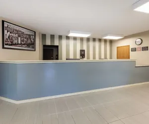 Photo 2 - Super 8 by Wyndham La Grange KY