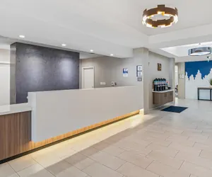 Photo 4 - Best Western Valencia/Six Flags Inn & Suites