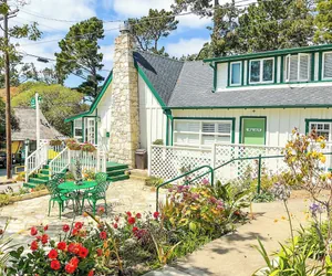 Photo 2 - Carmel Green Lantern Inn