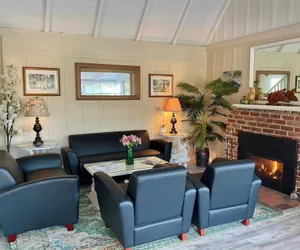 Photo 3 - Carmel Green Lantern Inn