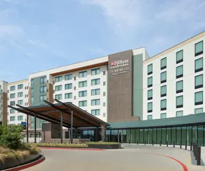 Photo 2 - Hilton Garden Inn Grand Prairie At Epiccentral