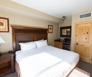 Photo 4 - Silverado Lodge - 1 BR Suite, King Bed & Pool View by RedAwning