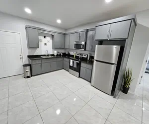 Photo 5 - Beautiful Apartment 9 min to Mercedes Outlets