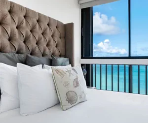 Photo 3 - Maria Beach 1BDR Oceanfront Pool Parking