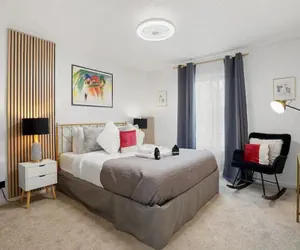 Photo 2 - Coastal Palm Tree 2BR Retreat Ocean View