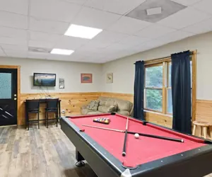 Photo 2 - Minutes to Parkway I Pigeon Forge Sleeps 14 5BR