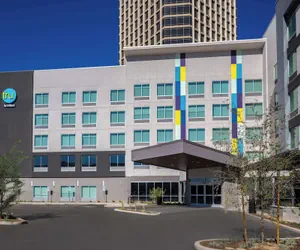 Photo 2 - Tru By Hilton Phoenix Midtown