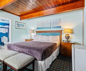 Photo 2 - Oceanfront Inn II