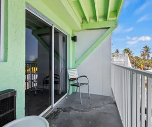 Photo 2 - Oceanfront Inn