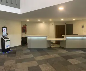 Photo 4 - University Inn & Suites Stevens Point